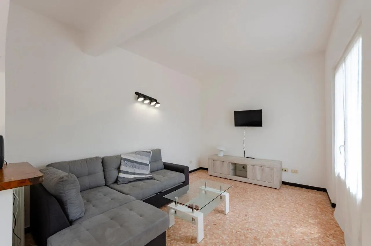 Joivy Family Flat With 3 Balconies, 10 Min To Beach Moneglia Apartment